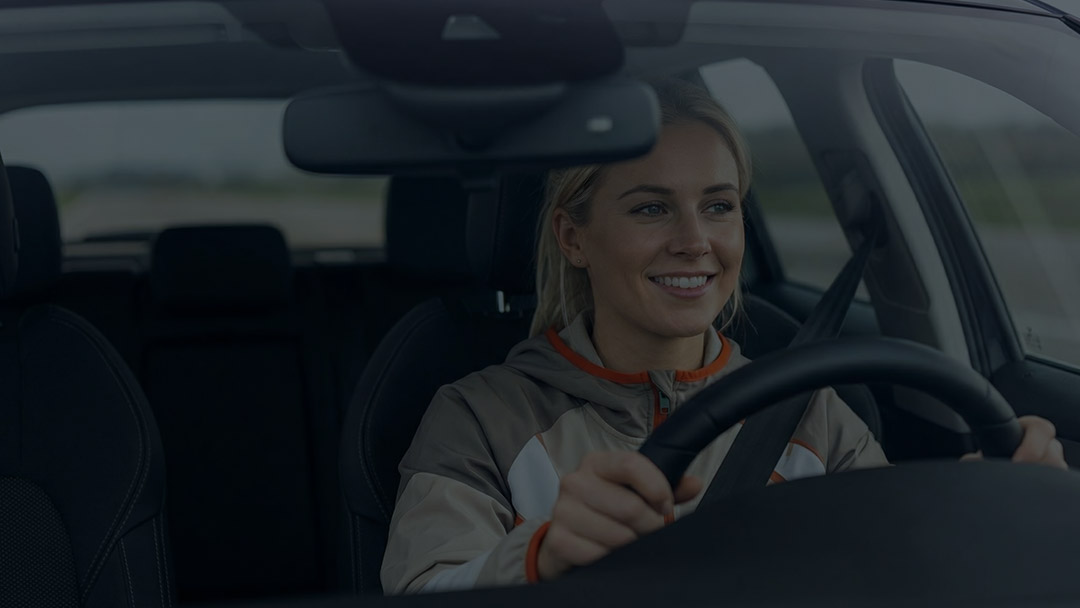Frau im Auto
